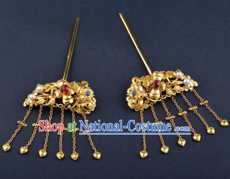 China Ancient Queen Golden Tassel Hair Stick Handmade Hair Jewelry Traditional Ming Dynasty Palace Empress Hairpin