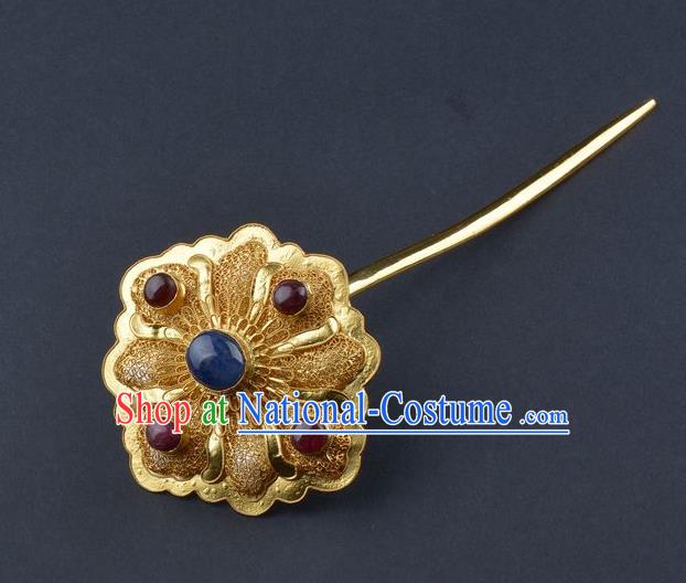 China Ancient Empress Gems Hair Stick Handmade Palace Hair Jewelry Traditional Ming Dynasty Queen Golden Hairpin