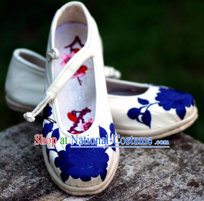 Chinese Traditional National Embroidered White Cloth Shoes Hanfu Shoes for Women