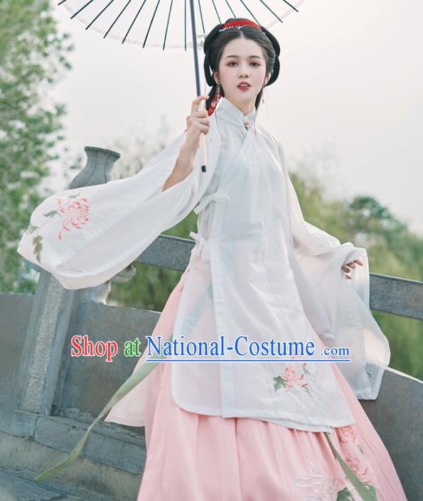 Chinese Ancient Nobility Madam White Hanfu Dress Traditional Ming Dynasty Imperial Consort Costumes for Women