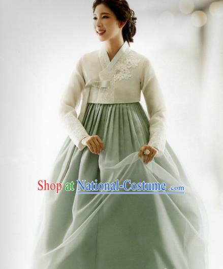 Korean Traditional Hanbok Bride Beige Blouse and Light Green Dress Outfits Asian Korea Wedding Fashion Costume for Women