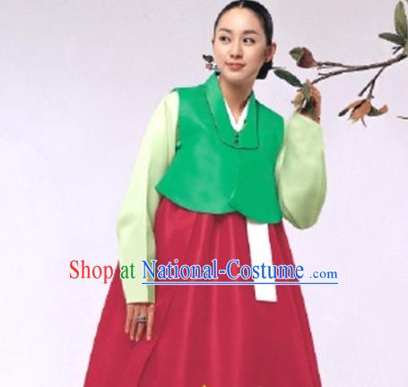 Korean Traditional Bride Mother Hanbok Garment Green Satin Blouse and Red Dress Asian Korea Fashion Costume for Women