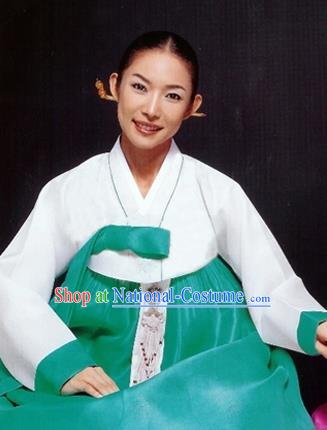 Korean Traditional Bride Mother Hanbok White Blouse and Green Dress Garment Asian Korea Fashion Costume for Women