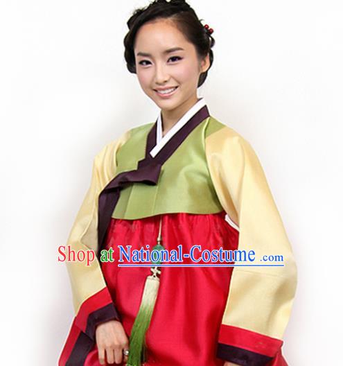 Korean Traditional Mother Hanbok Garment Green Blouse and Red Dress Asian Korea Fashion Costume for Women