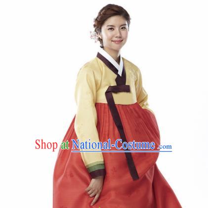 Korean Traditional Bride Mother Hanbok Garment Yellow Blouse and Red Dress Asian Korea Fashion Costume for Women