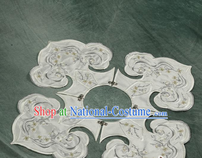 Traditional Chinese Hanfu Embroidered White Cloud Shoulder Handmade Ancient Princess Cape Accessories for Women