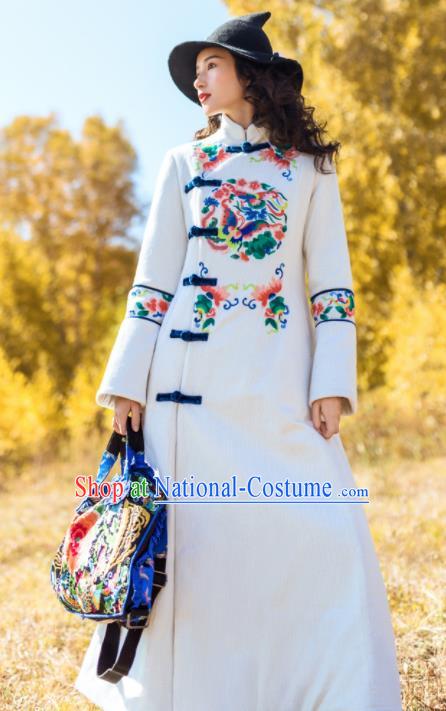 Chinese Traditional Embroidered Butterfly White Dust Coat National Overcoat Costumes for Women