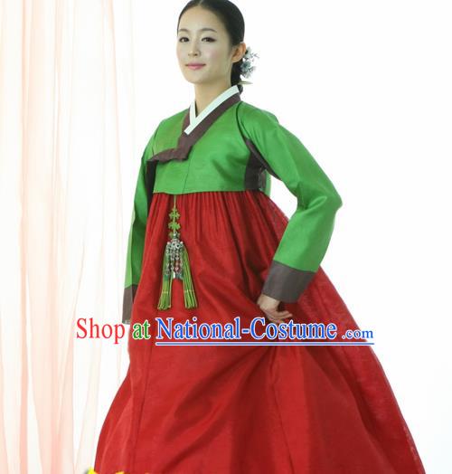 Korean Traditional Court Hanbok Green Satin Blouse and Red Dress Garment Asian Korea Fashion Costume for Women