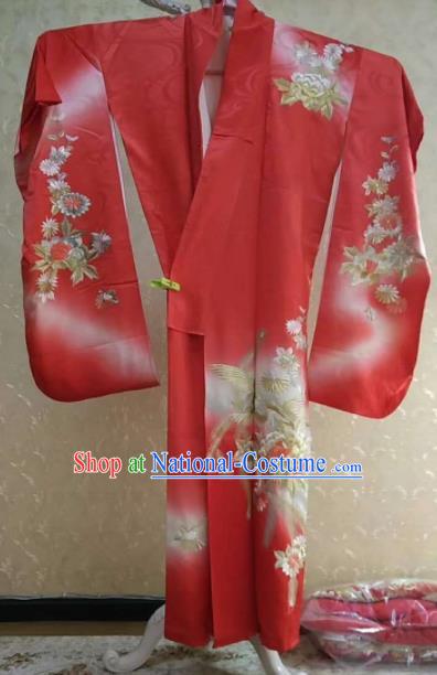 Traditional Japan Geisha Printing Chrysanthemum Red Furisode Kimono Asian Japanese Fashion Apparel Costume for Women