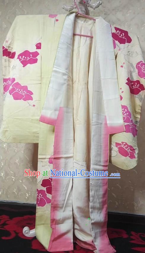 Traditional Japan Geisha Printing Roses Beige Furisode Kimono Asian Japanese Fashion Apparel Costume for Women