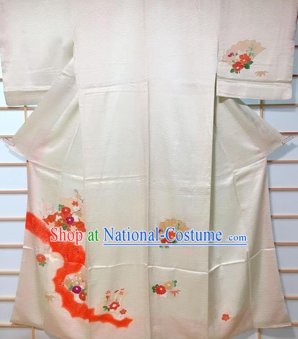 Traditional Japanese Embroidered Chrysanthemum White Furisode Kimono Japan Yukata Dress Costume for Women