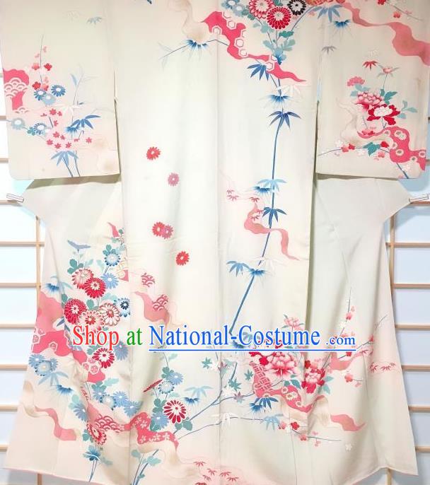 Traditional Japanese Classical Chrysanthemum Pattern Beige Kimono Japan Yukata Dress Costume for Women