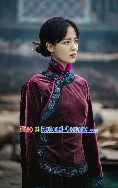 Chinese Historical Drama Candle in The Tomb The Wrath of Time Grave Robber Lady Hong Costume and Headpiece for Women