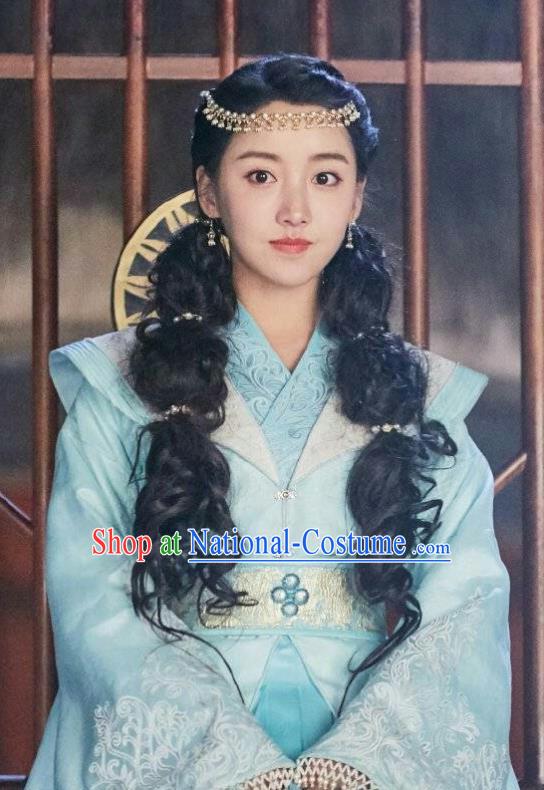 Chinese Ancient Prince Lu Renyi Hanfu Dress Historical Drama Lovely Swords Girl Costume and Headpiece for Women