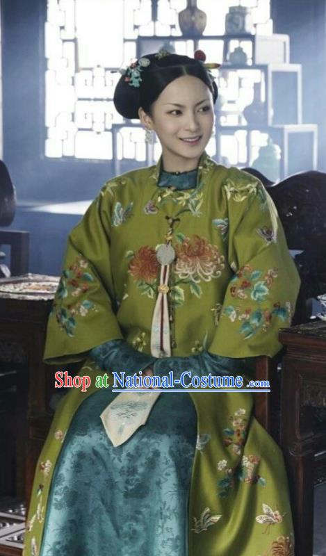 Chinese Ancient Court Dame Garment Manchu Green Qipao Dress and Headwear Drama Dreaming Back to the Qing Dynasty Rani Apparels Costumes