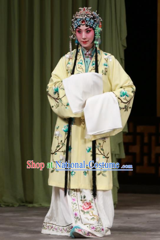 Traditional Chinese Peking Opera Diva Dress Garment Return of the Phoenix Costumes Young Female Apparels Rich Lady Yellow Cape and Headdress