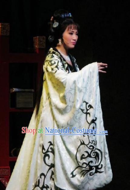 Chinese Kun Opera Actress White Hanfu Dress The Story of Pipa Peking Opera Garment Distress Maiden Zhang Wuniang Apparels Costumes and Headpieces