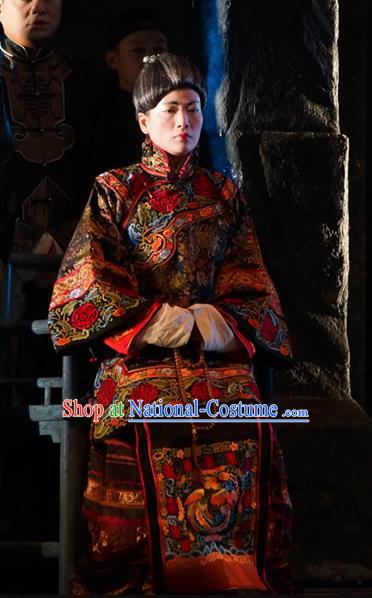 Chinese Beijing Opera Elderly Female Garment Costumes and Hair Accessories Traditional Peking Opera The Golden Cangue Rich Dame Dress Apparels