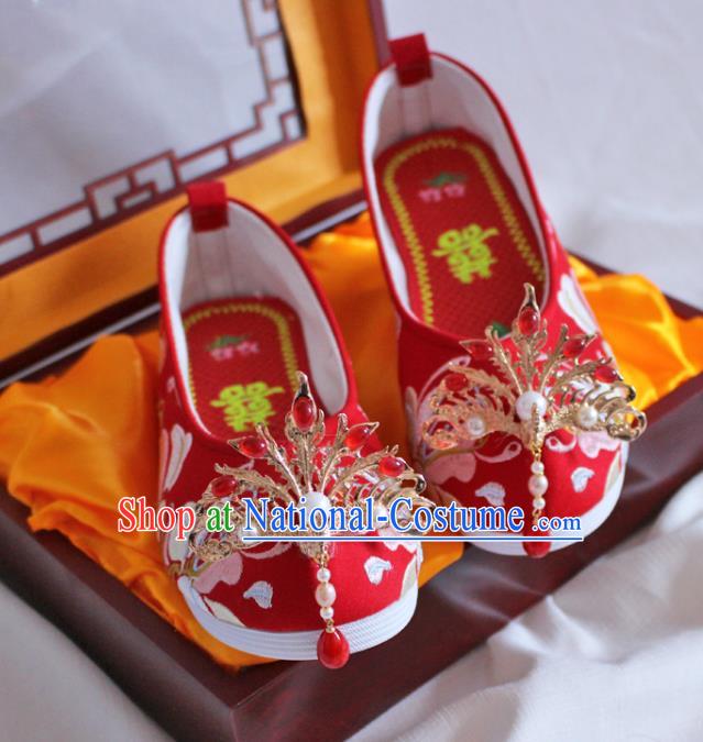 Chinese Traditional Handmade Wedding Red Satin Shoes Women Hanfu Shoes Ancient Princess Phoenix Head Shoes Embroidered Shoes