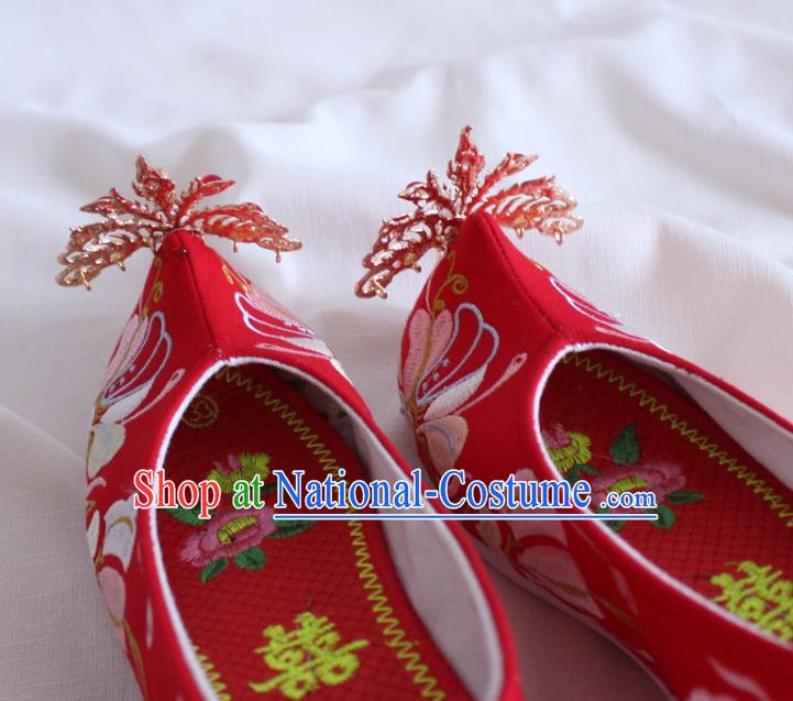 Chinese Traditional Handmade Wedding Red Satin Shoes Women Hanfu Shoes Ancient Princess Phoenix Head Shoes Embroidered Shoes