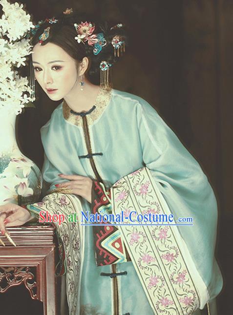 Chinese Traditional Qing Dynasty Noble Female Hanfu Dress Apparels Ancient Princess Consort Historical Costumes and Headpieces Complete Set