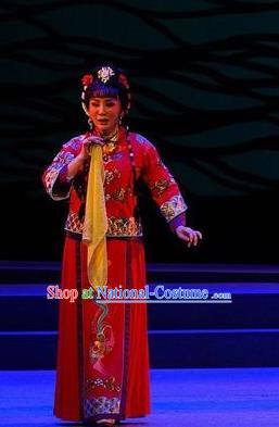 Chinese Cantonese Opera Bride Garment Dan Jia Nv Costumes and Headdress Traditional Guangdong Opera Village Girl Apparels Diva Shui Mei Red Dress