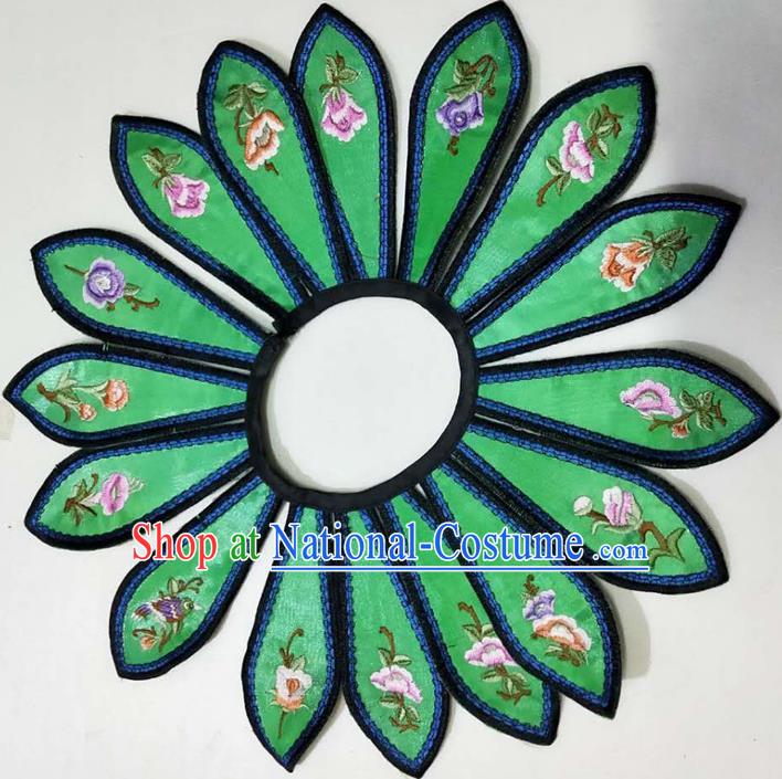 Chinese Traditional Qing Dynasty Embroidered Flowers Pattern Green Shoulder Embroidery Craft Embroidered Sixteen Pieces Shoulder Accessories