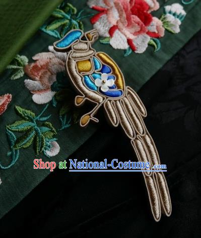 Chinese Classical Cheongsam Silk Bird Brooch Traditional Hanfu Accessories Handmade Magpie Breastpin for Women