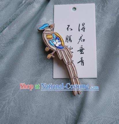 Chinese Classical Cheongsam Silk Bird Brooch Traditional Hanfu Accessories Handmade Magpie Breastpin for Women