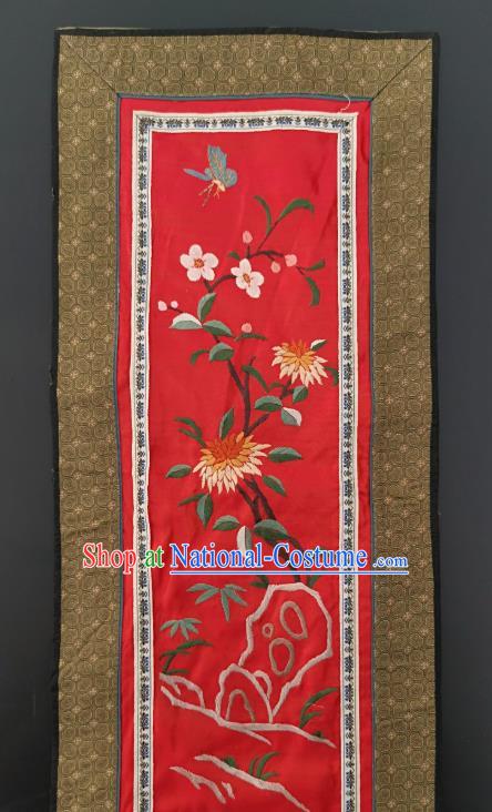 Chinese Traditional Embroidered Chrysanthemum Butterfly Picture Handmade Embroidery Craft Embroidering Red Silk Decorative Painting