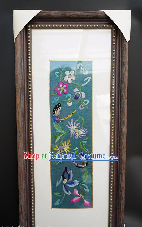 Chinese Traditional Embroidered Chrysanthemum Butterfly Framed Painting Handmade Embroidery Craft Embroidering Green Silk Decorative Picture