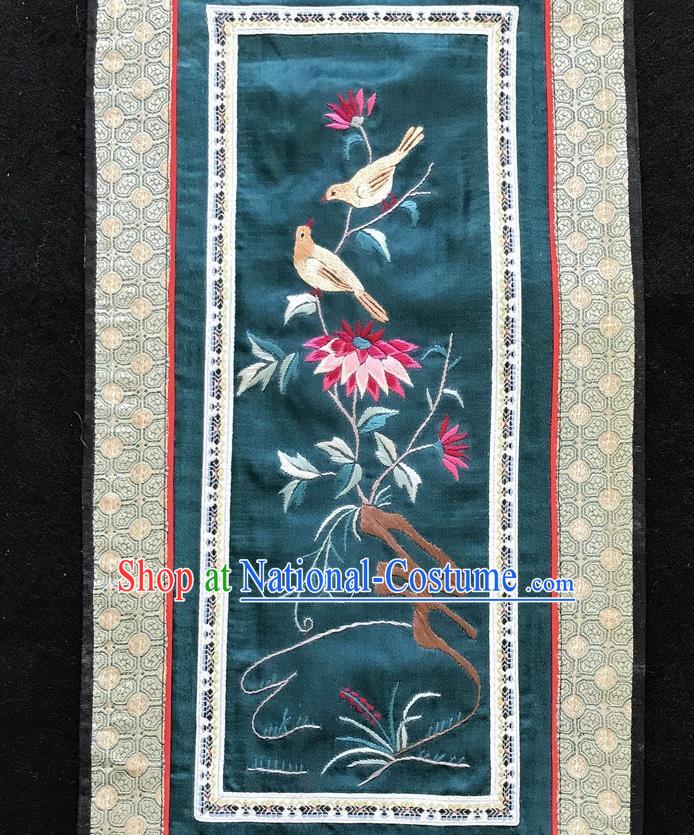 Chinese National Embroidered Chrysanthemum Paintings Traditional Handmade Embroidery Decorative Atrovirens Silk Picture Craft