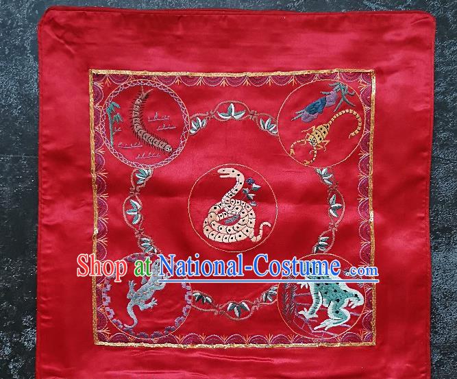 Traditional Chinese Embroidered Five Poisonous Creatures Fabric Hand Embroidering Dress Applique Embroidery Red Silk Patches Pillowslip Accessories