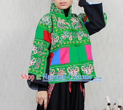 Traditional Chinese Embroidered Green Short Coat National Costume Tang Suit Plated Buttons Upper Outer Garment for Women