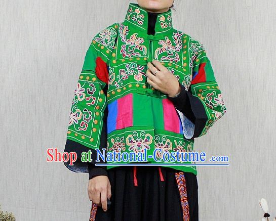 Traditional Chinese Embroidered Green Short Coat National Costume Tang Suit Plated Buttons Upper Outer Garment for Women