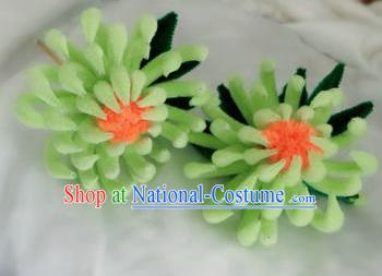 Chinese Traditional Qing Dynasty Imperial Concubine Green Velvet Chrysanthemum Hairpin Headwear Ancient Manchu Woman Hair Accessories Hair Clip