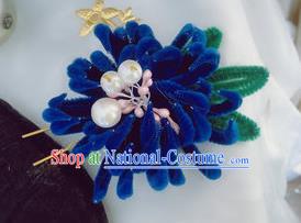 Chinese Traditional Qing Dynasty Imperial Concubine Royalblue Velvet Chrysanthemum Hairpin Headwear Ancient Manchu Woman Hair Accessories Hair Clip