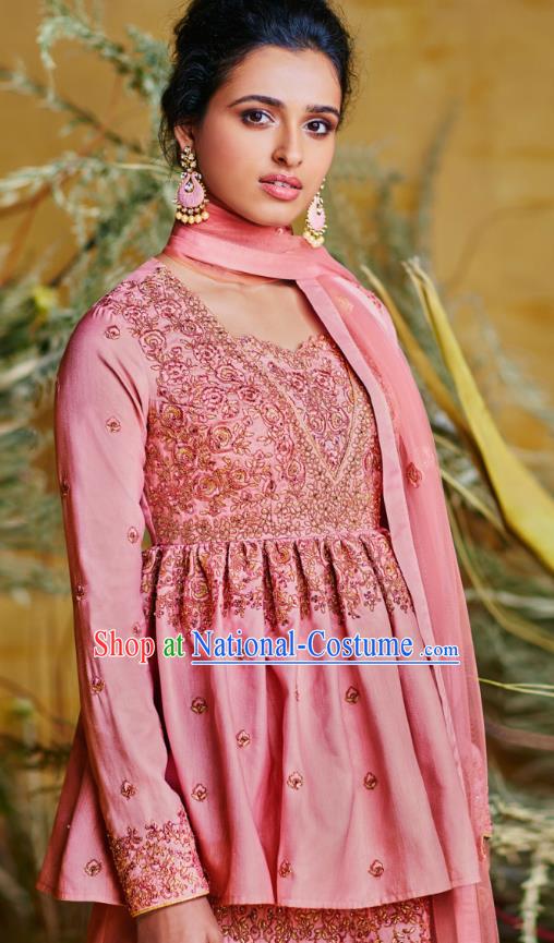 Asian India National Bollywood Punjab Costumes Asia Indian Traditional Dance Embroidered Pink Crepe Blouse and Skirt Sari Full Set