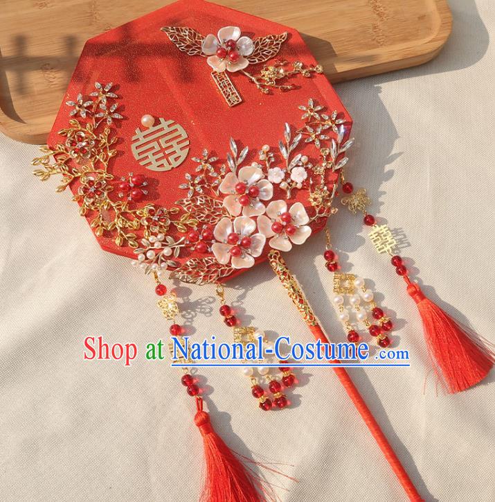 China Traditional Bride Shell Flowers Octagon Fan Classical Dance Pearls Silk Fan Handmade Wedding Red Palace Fan