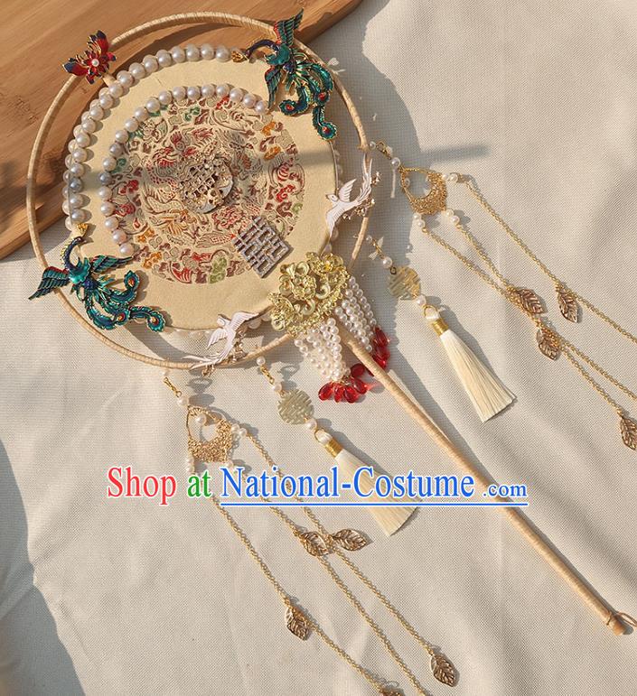 China Traditional Bride Embroidered Beige Circular Fan Classical Dance Pearls Silk Fan Handmade Wedding Blueing Phoenix Palace Fan