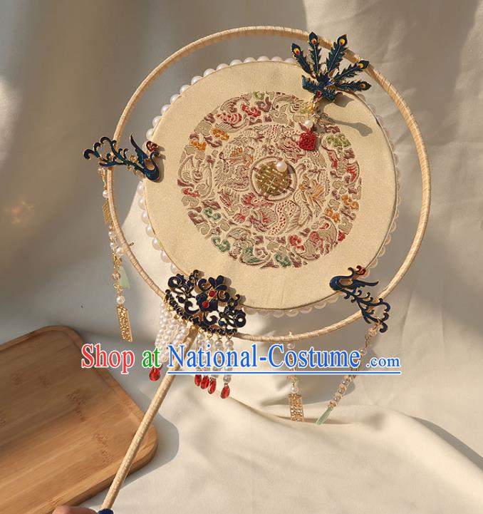 China Handmade Wedding Blueing Phoenix Palace Fan Traditional Bride Embroidered Beige Circular Fan Classical Dance Pearls Silk Fan