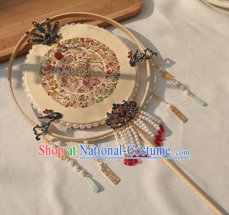 China Handmade Wedding Blueing Phoenix Palace Fan Traditional Bride Embroidered Beige Circular Fan Classical Dance Pearls Silk Fan