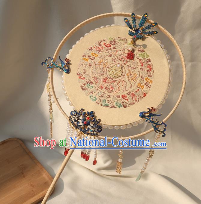 China Handmade Wedding Blueing Phoenix Palace Fan Traditional Bride Embroidered Beige Circular Fan Classical Dance Pearls Silk Fan