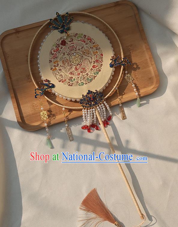 China Handmade Wedding Blueing Phoenix Palace Fan Traditional Bride Embroidered Beige Circular Fan Classical Dance Pearls Silk Fan