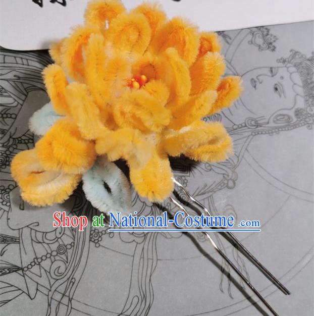 China Handmade Yellow Velvet Camellia Hair Clip Traditional Hanfu Hairpin Ancient Princess Hair Accessories