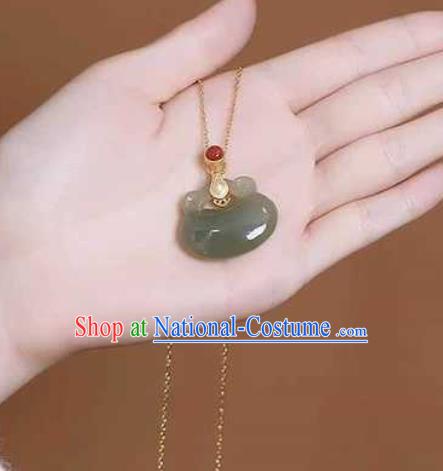 China Classical Cheongsam Coral Accessories Traditional Hetian Jade Lock Necklace