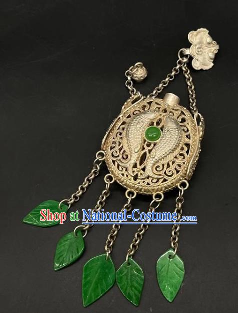 Chinese Handmade National Chrysoprase Sachet Pendant Cheongsam Jewelry Classical Golden Waist Accessories