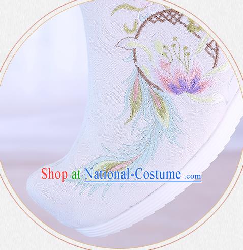 China Embroidered White Boots National Winter Shoes Traditional Handmade Shoes