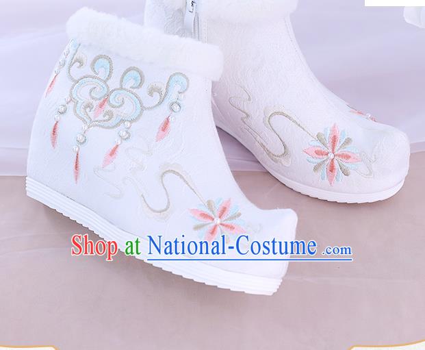 China National Winter Ankle Boots Traditional New Year Shoes Embroidered White Boots