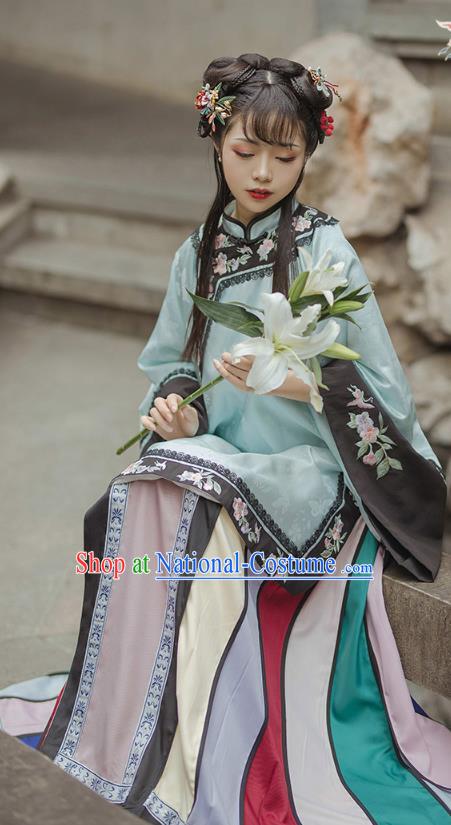 China Traditional Qing Dynasty Rich Female Embroidered Clothing Ancient Patrician Lady Historical Costumes